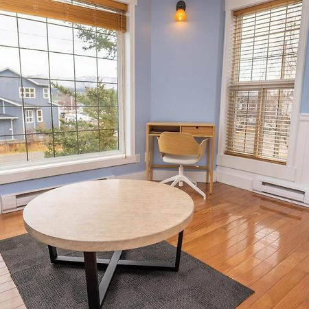 Downtown Whitehorse Apartment In Old Town Buitenkant foto